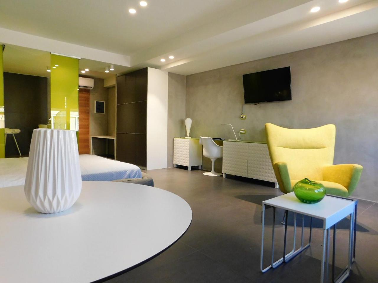 אתונה 101 Adrianou Apartments מראה חיצוני תמונה